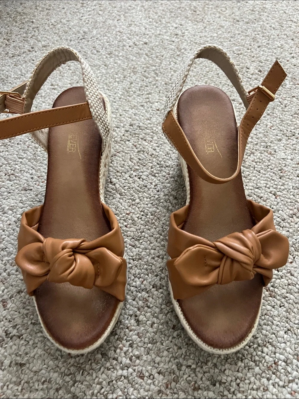 Women's Knot-Front Wedge Sandals - Tan